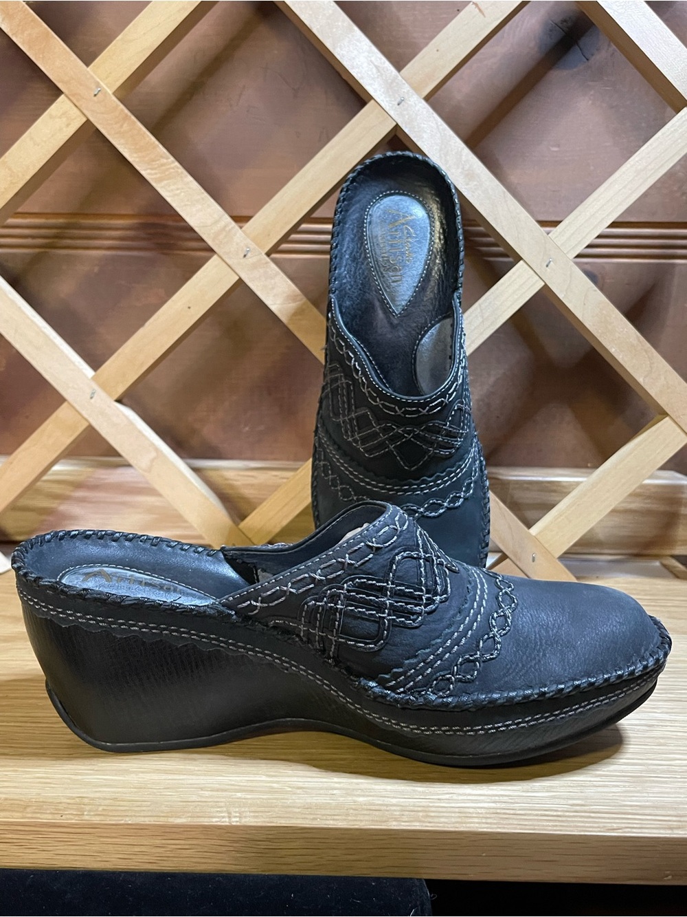 Clark’s Artisan “Helen” Black ‘Blueish Gray Leather Wedge Clogs/ Mules Sz 7